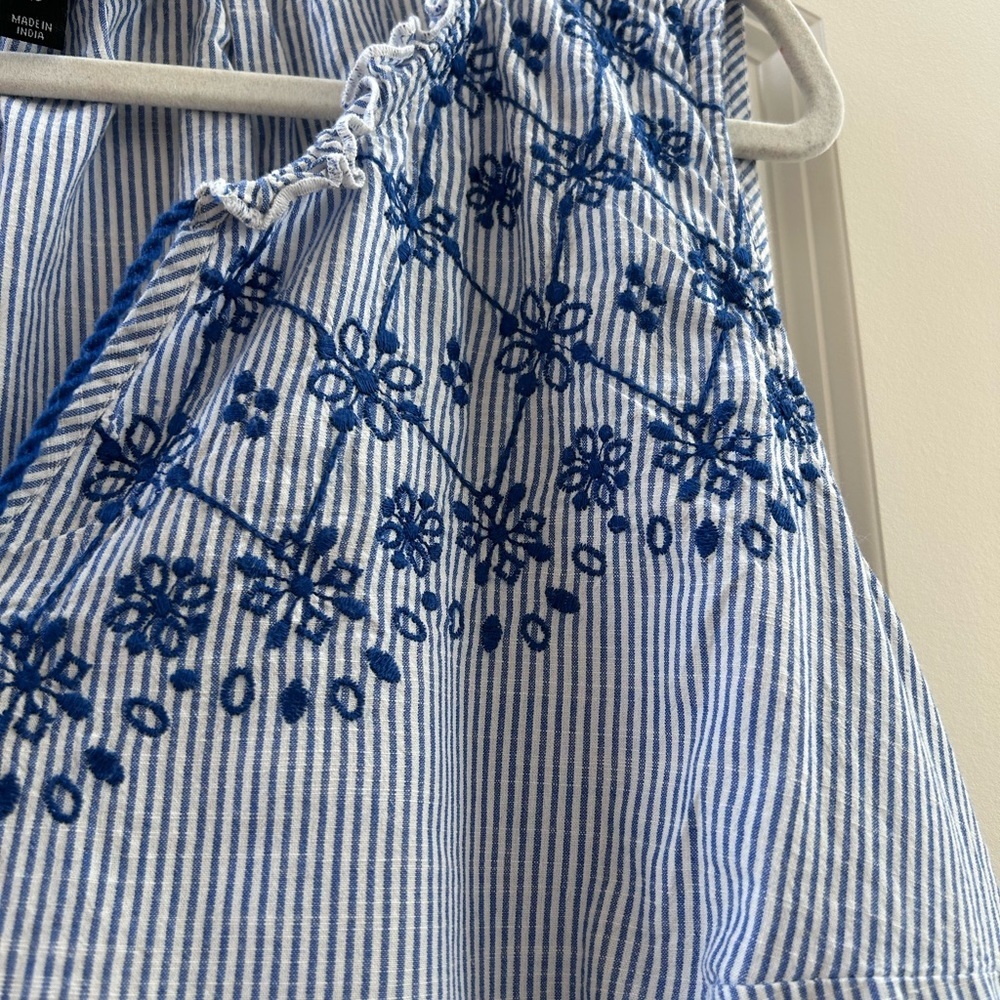 Lane Bryant v Neck Sleeveless Embroidered Peasant Top. 100% Cotton. Boho. EUC. - Picture 2 of 11